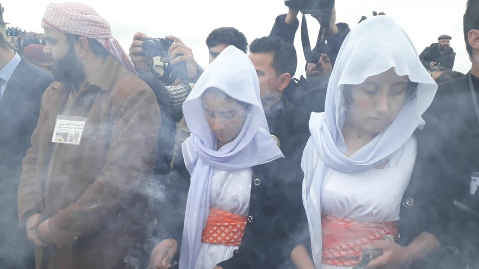 Naynawa – Deaş soykırımı, kurbanlarının akrabaları toplu mezarların çıkarılmasına katılıyor, 15 Mart 2019. Fotoğraf: İbrahim Ezidi