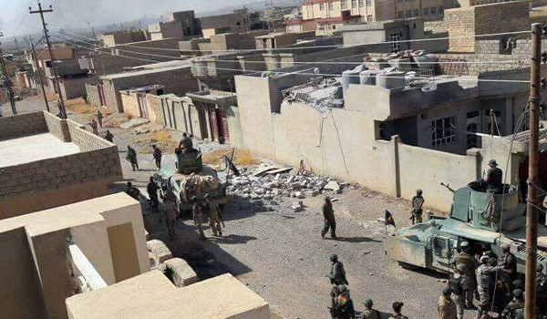 Naynawa, 22-8-2017, Telafer'in sokağında Irak güçleri bölgeyi kontrol altına aldılar. Fotoğraf: Haşdi Şabi