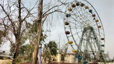 Rehab: joyful amusement park turned into abandoned junkyard