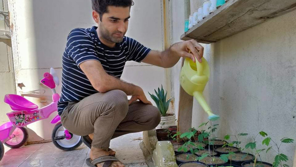 Hawraz strives to give away 1 million plants