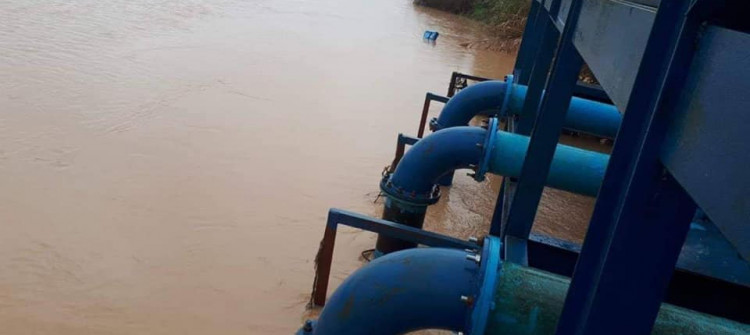 في الموصل.. محطات المياه تضخ مياهاً معقمة لكنها تصل ملوثة إلى المنازل