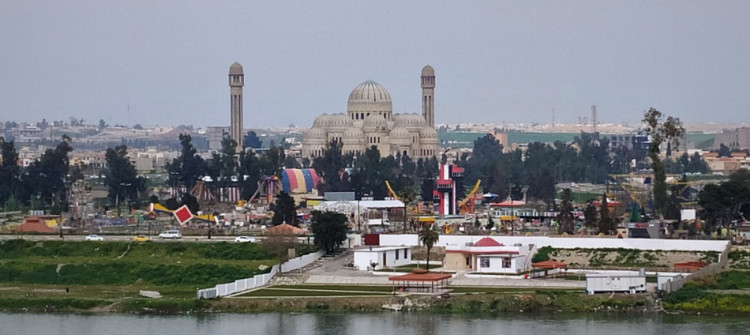 قائممقام الموصل يعلن السيطرة على حريق معمل كبريت المشراق