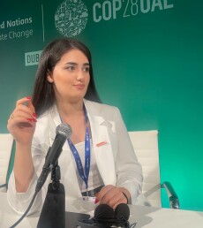 İklim Değişikliği Zirvesinde dikkat çeken Kürt Aktivist Hella Celal Kimdir?