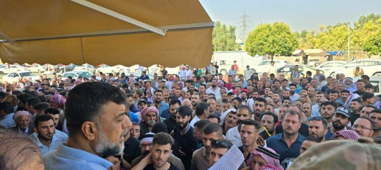 Crowds of IDPs Force Immigration Department to Suspend Return Applications