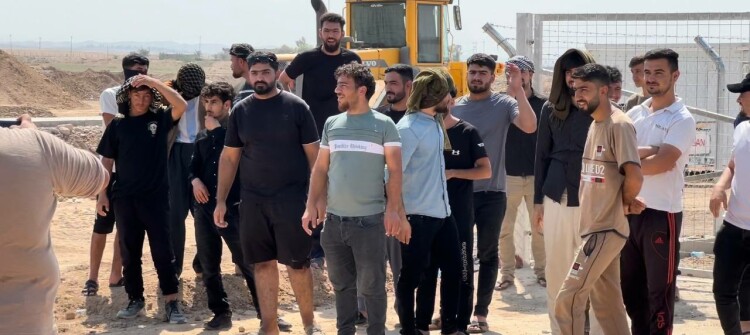 شباب منطقة الطالباني بداقوق: نريد فرص عمل في مشروع الكهرباء