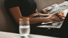 Laptops Weaken Male Reproduction, Infertility Specialist