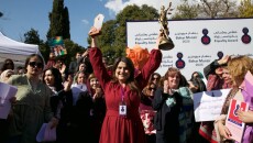 بەهار مونزیر خەڵاتی یەكسانی وەرگرت<BR>رۆژی جیهانی ژنان لە سلێمانی؛ رێكخراوەكان لە مەراسیمێكدا كۆدەكاتەوە