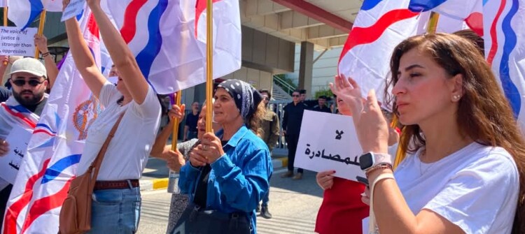 خێڵ، حزب و حكومه‌ت به‌شدارن<br>هاواری كریستیانه‌كانی دهۆك دژی زەوتکردنی زەوییه‌كانیان به‌رزده‌بێته‌وه‌