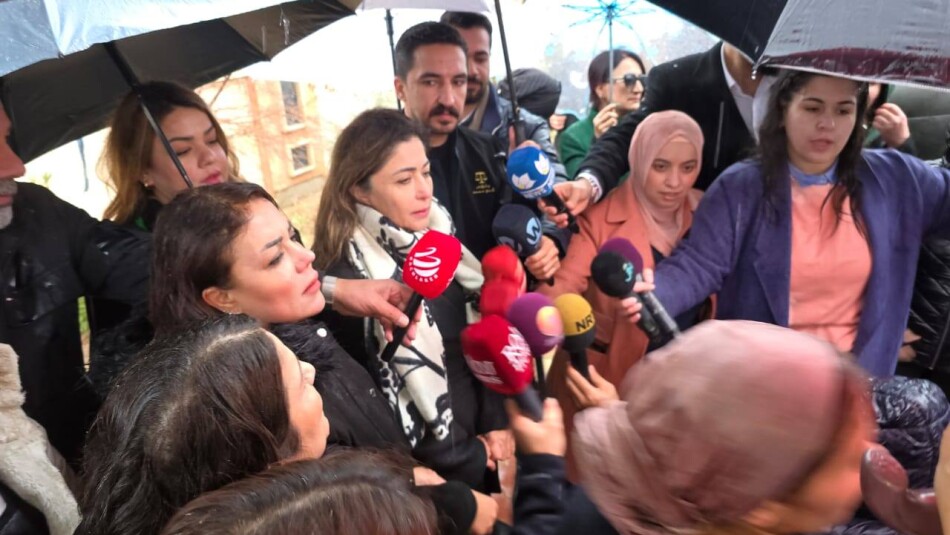 بتهمة الإساءة للنساء ومقاتلي قسد<br>شبكة 8 مارس تقاضي الملا مظهر الخراساني