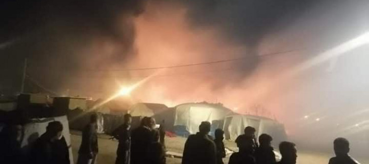 مصرع نازح ايزدي وثلاثة من اطفاله بحريق شب في مخيم بیرسیف