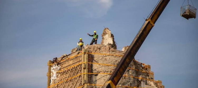 اليونسكو وصفتها بالخطوة "الكبيرة".. <br> تثبيت قاعدة منارة "الحدباء" في الموصل القديمة