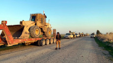 Irak askerleri IŞİD mensuplarının peşinde