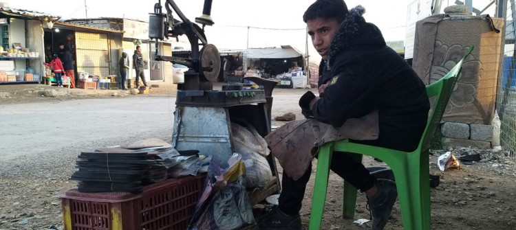 Ezidi çocuklar yerinden olmanın ve çalışmanın yükünü taşıyor