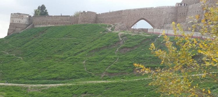 هوية تلعفر الحضارية .. دعوات لاعادة بناء القلعة الاشورية التي نسفها "داعش"