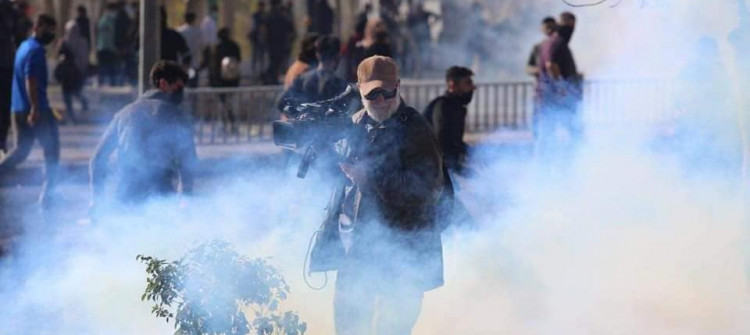 بەردەوام رۆژنامەنوس قوربانییەكەیە<br>دەیان پێشێلكاریی لە خۆپیشاندانەكانی خوێندكاراندا