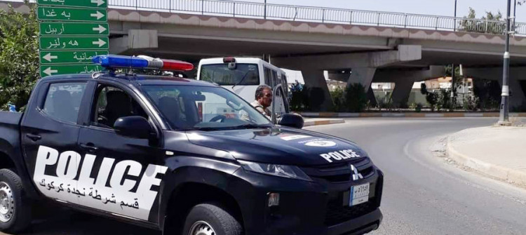 Mother and kid rescued while attempting to “commit suicide”