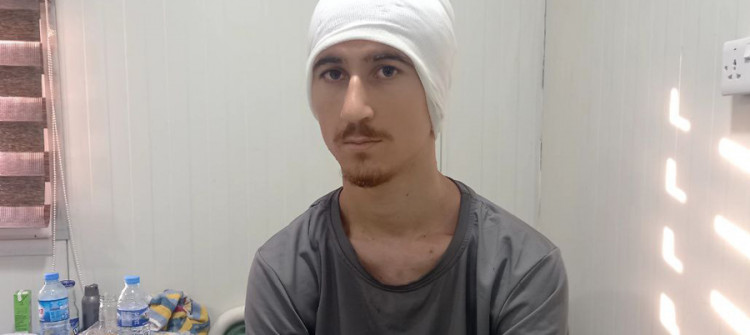 المتهمون بقطع أذنَي الشاب وجدي طلقاء وهو بحاجة لعملية جراحية تكلف 20 ألف دولار