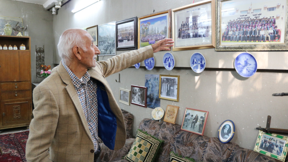 74 yaşındaki Kerküklü, evinin bodrum katını Kürt Kültür Mirası Galerisi’ne dönüştürdü
