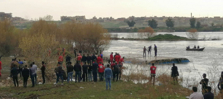 50 كەس هێشتا بێسەروشوێنن<br>بەلەمە نقومبوەكە بەبیری لێپرسراوانی موسڵ دەهێنرێتەوە