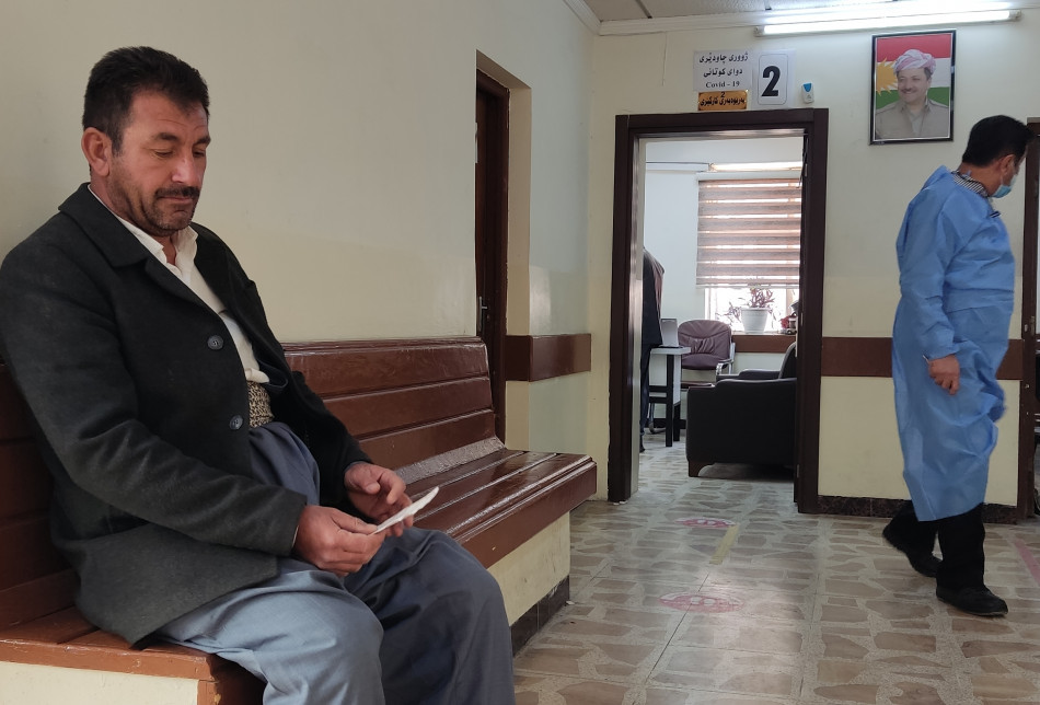 Benim adım Muzaffar Sadık Hüseyin (48), Erbil'in merkezindeki Teyrawa Pazarında bir tekstil dükkanım var ve şehrin güneyindeki Roşenbir Semtinde yaşıyorum.